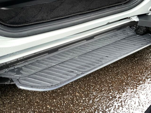 ���[�J�[�I�v�V�����́y���j�o�[�T���X�e�b�v�z�𑕔��B�X���C�h�h�A�ƘA�������X�e�b�v�ɂ��A�����Ȃ��q�l�̏��~�肪���Ղ��Ȃ�܂���