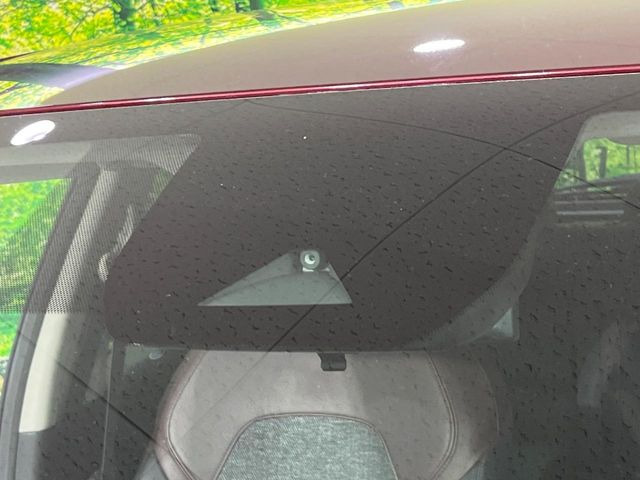 �y�G�}�[�W�F���V�[�u���[�L�z���s���ɑO���̎ԗ�����F�����A�Փ˂������Ȏ��͌x��ƃu���[�L�ŏՓˉ���Ɣ�Q�y�����A�V�X�g�B�����S�Ƀh���C�u�����y���݂��������܂��B