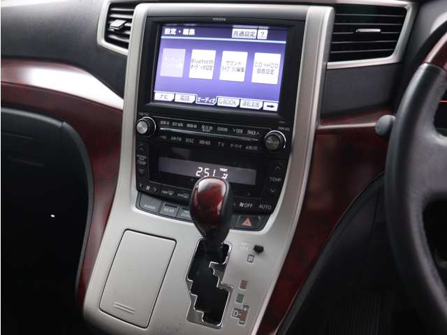 �yHDD�i�r:�v���~�A���T�E���h�V�X�e���z8�C���`HDD�i�r+�d���J��ȃ��j�^�[�ق�5.1ch�T�E���h�V�X�e���ƁA�ԓ�18�̃X�s�[�J�[�A�t���Z�OTV�A�u���[�g�D�[�X�@�\�ȂǑ��ʂȋ@�\�����ڂł�!