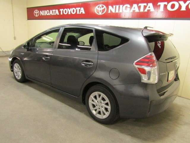 プリウスα1.8 S