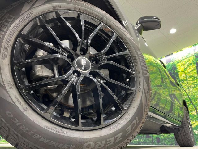 �y18�C���`�A���~�z�C�[���z�O�ςɃ}�b�`�����A���~�z�C�[���𑕒����Ă���܂��B�e��A���~�z�C�[����A�X�^�b�h���X�^�C�����戵�����Ă���܂��B���񂲑��k����������