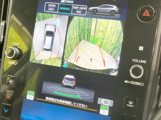 【マルチテレインモニター】車のフロントやサイドのカメラ画像を同時にモニター表示することで、悪路や狭い道を走行時でも周囲の状況確認ができ安心!本格SUVにうれしい装備です♪