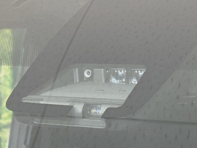 �y�g���^�Z�[�t�e�B�Z���X�z���s���ɑO���̎ԗ�����F�����A�Փ˂������Ȏ��͌x��ƃu���[�L�ŏՓˉ���Ɣ�Q�y�����A�V�X�g�B�����S�Ƀh���C�u�����y���݂��������܂��B