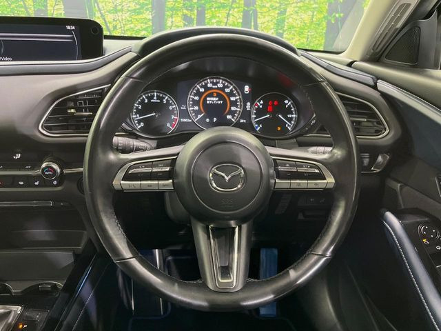 ステアリングも使用感が少なく、きれいな状態となっております♪