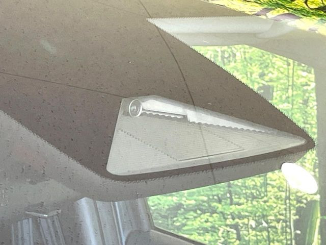 �y�z���_�Z���V���O�z���s���ɑO���̎ԗ�����F�����A�Փ˂������Ȏ��͌x��ƃu���[�L�ŏՓˉ���Ɣ�Q�y�����A�V�X�g�B�����S�Ƀh���C�u�����y���݂��������܂��B