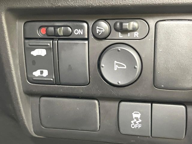 �y�p���[�X���C�h�h�A�z�X�}�[�g�L�[��^�]�Ȃ̃X�C�b�`�ŃX���C�h�h�A�̊J���\���d��������͂����ăh�A���J����K�v�������A���������q�l�ł��A�d���ו��������Ă��鎞�����N�ɊJ���߂ł��܂���