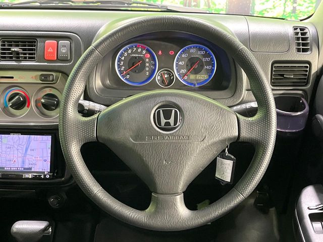 ステアリングも使用感が少なく、きれいな状態となっております♪