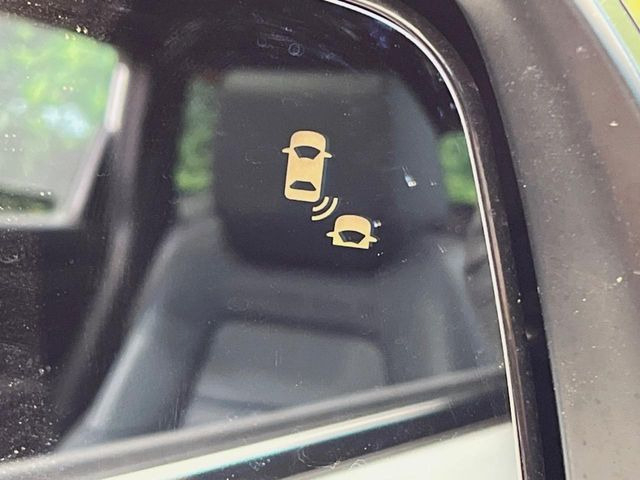 �y�u���C���h�X�|�b�g�C���t�H���[�V�����z���s���A�h�A�~���[�̎��p�ɂȂ�₷���ӏ��Ɍ㑱�Ԃ��ڋ߂���ƃT�C�h�~���[�t�߂Ɍx����\���A�h���C�o�[�ɒ��ӊ��N�����Ă���܂��B