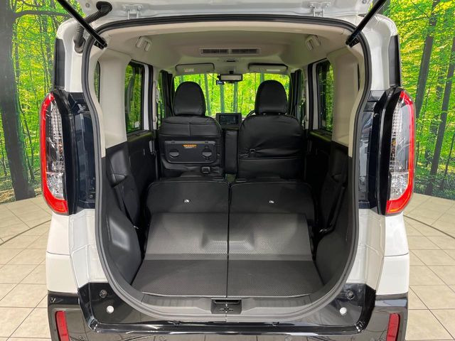 ���i�̂���������ʋ΁A���}���ɏ\���ȉ׎��X�y�[�X���m�ۂ��Ă���܂��B�Z�J���h�V�[�g��|���ƁA�傫�ȉו��̐ύڂ��\�ł���