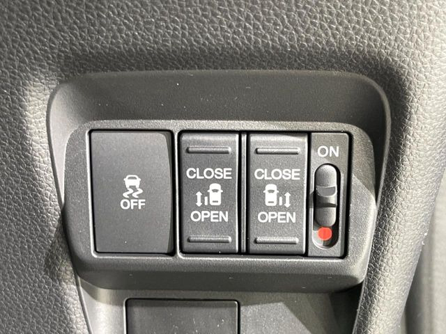 �y�����p���[�X���C�h�h�A�z�X�}�[�g�L�[��^�]�Ȃ̃X�C�b�`�Ō�ȗ����X���C�h�h�A�̊J���\���d��������͂����ăh�A���J����K�v�������A�����Ȃ��q�l�ł��ȒP�ɊJ���߂ł����K�ł���