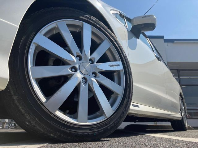 �y18�C���`�A���~�z�C�[���z�O�ςɃ}�b�`�����A���~�z�C�[���𑕒����Ă���܂��B�e��A���~�z�C�[����A�X�^�b�h���X�^�C�����戵�����Ă���܂��B���񂲑��k����������