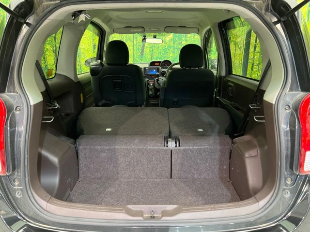普段のお買い物や通勤、送迎等に十分な荷室スペースを確保しております。セカンドシートを倒すと、大きな荷物の積載も可能です♪