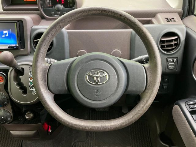 ステアリングも使用感が少なく、きれいな状態となっております♪