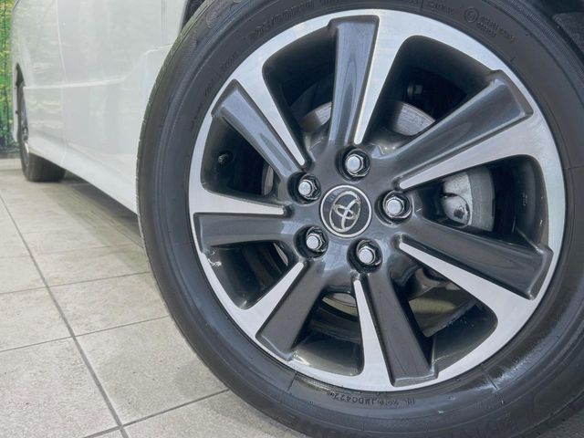 �y����16�C���`�A���~�z�C�[���z�O�ςɃ}�b�`���������A���~�z�C�[���𑕒����Ă���܂��B�e��ЊO�A���~�z�C�[����A�X�^�b�h���X�^�C�����戵�����Ă���܂��B���񂲑��k����������