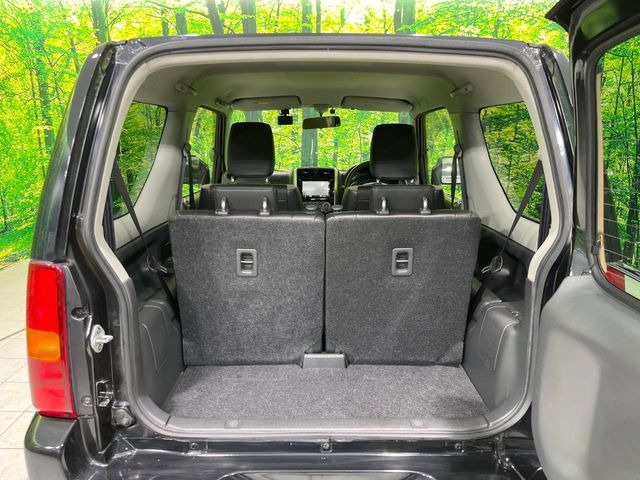 ���i�̂���������ʋ΁A���}���ɏ\���ȉ׎��X�y�[�X���m�ۂ��Ă���܂��B�Z�J���h�V�[�g��|���ƁA�傫�ȉו��̐ύڂ��\�ł���