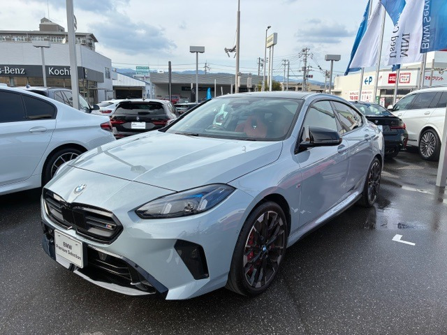 2シリーズグランクーペM235 xドライブ 4WD