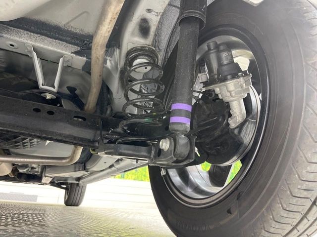 安心の最長10年・走行無制限保証(有償)をご用意。保証内容も充実はもちろん、無料点検&オイル交換や、年中無休の全国・24時間ロードサービスも付帯されておりますのでご安心下さい。