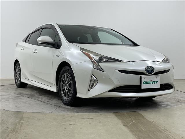 プリウス1.8 A ツーリングセレクション E-Four 4WD