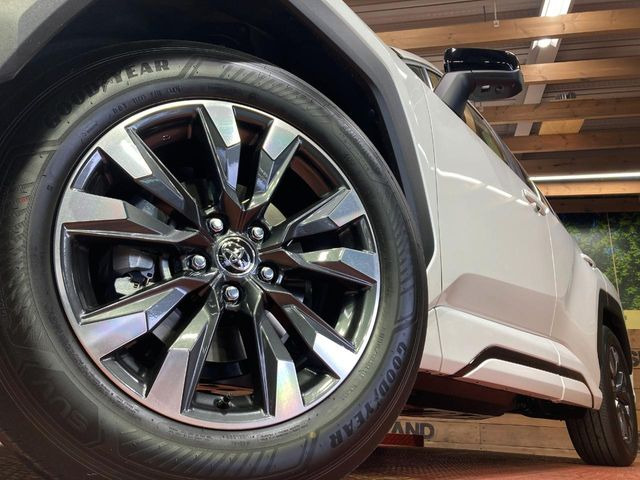 �y����18�C���`�A���~�z�C�[���z�O�ςɃ}�b�`���������A���~�z�C�[���𑕒����Ă���܂��B�e��ЊO�A���~�z�C�[����A�X�^�b�h���X�^�C�����戵�����Ă���܂��B���񂲑��k����������