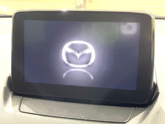 �y�}�c�_�R�l�N�g�i�r�z�ԓ��̕��͋C�Ƀ}�b�`������̌^�^�C�v�̃i�r�B�e����q�ݒ��Bluetooth�Đ����A�l�X�ȋ@�\���y���߂܂��B�����I�ȃ_�C�������삪�\�ŁA�g��������ǍD�ł��B