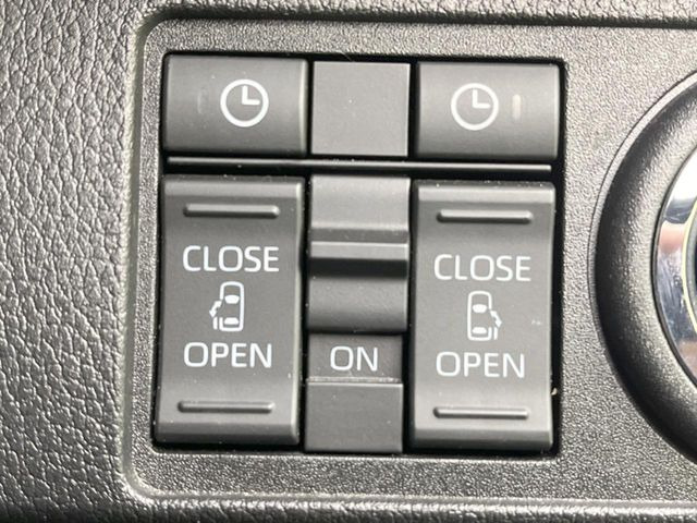 【両側パワースライドドア】スマートキーや運転席のスイッチで後席両側スライドドアの開閉が可能♪電動だから力を入れてドアを開ける必要が無く、小さなお子様でも簡単に開け閉めでき快適です♪