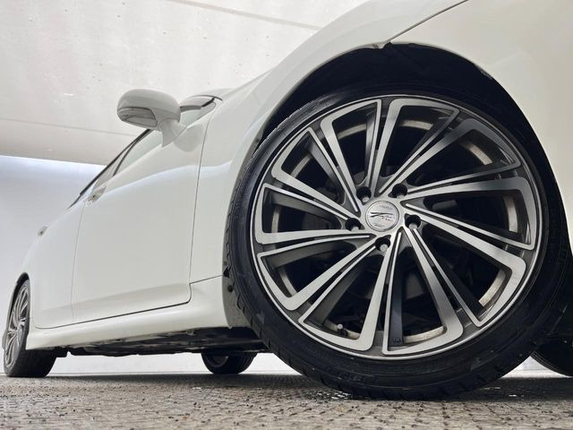 �y19�C���`�A���~�z�C�[���z�O�ςɃ}�b�`�����A���~�z�C�[���𑕒����Ă���܂��B�e��A���~�z�C�[����A�X�^�b�h���X�^�C�����戵�����Ă���܂��B���񂲑��k����������