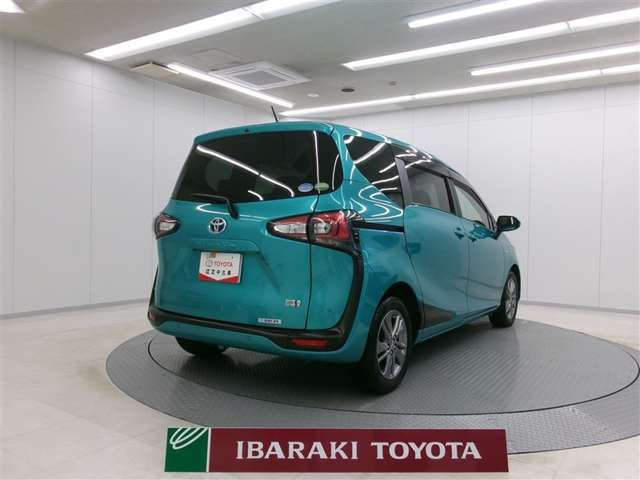 シエンタハイブリッド 1.5 G クエロ