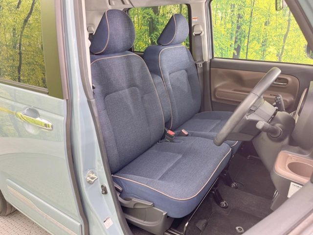 運転席シート廻りは使用感も少なく、良好な状態となっています。丁寧に使われていたことがよくわかりますね。