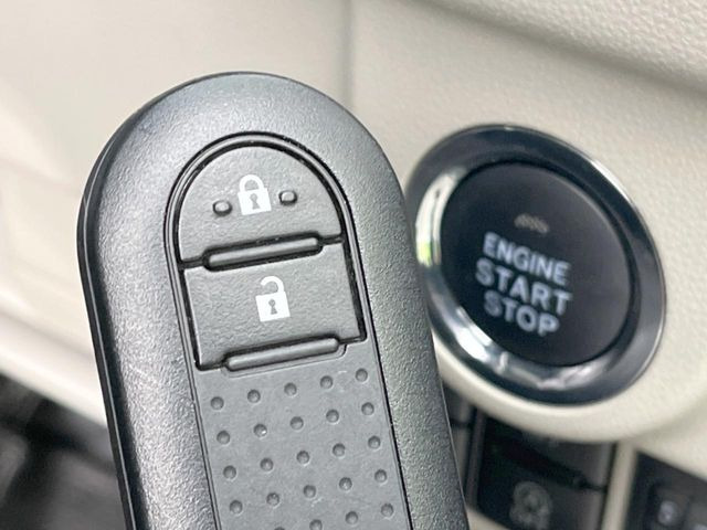 �y�L�[�t���[�V�X�e���z�J�o����|�P�b�g�ɓ��ꂽ�܂܂ł��h�A�̎{���E�������\�ȃX�}�[�g�L�[�𑕔��B�G���W���̃I���E�I�t�����J�M�����o���K�v����������Ƃ��Ă��֗��ł���