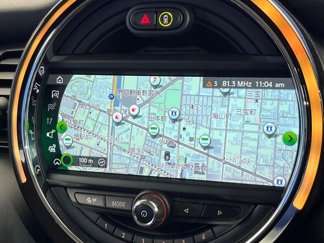 �������i�r:��̊��̂���i�r�́A����������ԓ������o���Ă���܂��B�I�[�f�B�I�@�\���[�����Ă���܂��̂ŁA�^�]�����y���߂܂���