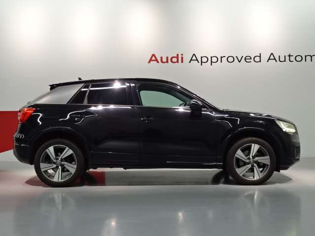 Q2ハッシュタグ ブラック スタイリング