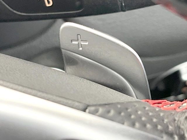 ●ステアリングパドルシフト:クイックなシフト操作が可能!レスポンスが高く、あなたのギア変速にしっかりとついてきてくれます!お車と一体となれる装備です。