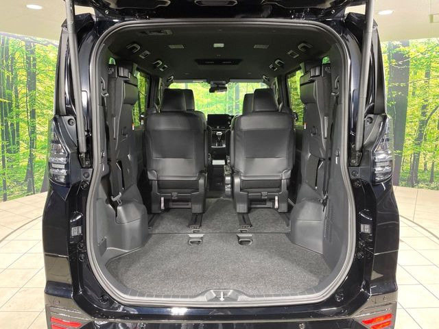 ���i�̂���������ʋ΁A���}���ɏ\���ȉ׎��X�y�[�X���m�ۂ��Ă���܂��B�Z�J���h�V�[�g��|���ƁA�傫�ȉו��̐ύڂ��\�ł���