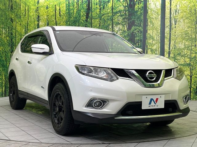 高透明度のガラス皮膜で撥水はもちろん、上質なツヤ・光沢を実現。紫外線や酸性雨から大切な愛車を保護し、色あせ・劣化を防止。「弾スプラッシュコート」、「弾プリミッサコート」からお選びいただけます。