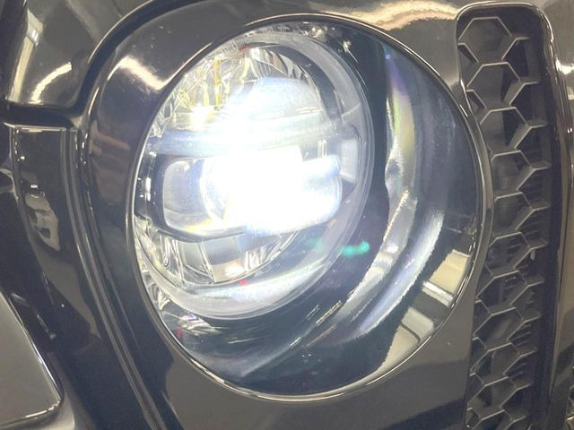 ��LED�w�b�h���C�g:��ԑ��s�����ǍD�Ȏ��E���m�ۂ����S���ĉ^�]�ł��鍂�P�xLED�w�b�h���C�g�𑕔�!�_�����x�������A����d�͂��}�����Ă��܂��B