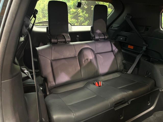 3列目シートはもちろん状態良好☆大人でもゆったりと座って頂けますので、大人数でのお出かけもラクラクです♪ご家族で、気の知れた仲間で、ドライブに行くのが楽しみですね♪