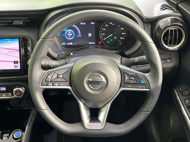 �y�����v�����X�e�A�����O�z�㎿�Ȋv���g�p���邱�ƂŁA��ɂ����������݂ƂĂ��^�]���₷���n���h���ł���