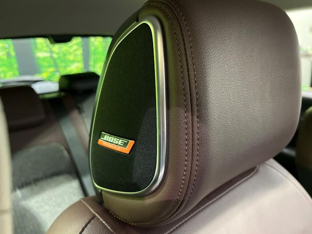 �yBOSE�T�E���h�V�X�e���z���[�J�[�I�v�V�����̍��i�ʃT�E���h�V�X�e���𓋍ځB��p�̃`���[�j���O���{���ꂽ�召�l�X�ȃX�s�[�J�[����ǎ��ȃT�E���h���t�ł��A�Տꊴ���ӂ�鉹����Ԃ����o���܂��B