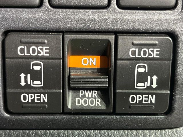 ヴォクシー1.8 ハイブリッド ZS 煌III