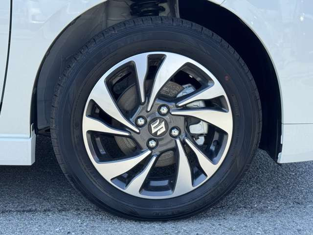 ���W����ɂ͍��i���̒��ÎԂ�V�Ԃ��������ł����W���䐔100��̑�^�W����֐��񂲗��X����������