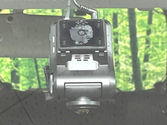 【ドライブレコーダー】ドライブレコーダー装備!走行中はもちろん、あおり運転や事故に遭遇した際、映像で記録し、万一のリスクに備えます。※記録用SDカードはお客様ご自身でご準備いただく必要があります。