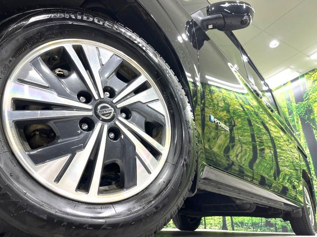 �y����15�C���`�A���~�z�C�[���z�O�ςɃ}�b�`���������A���~�z�C�[���𑕒����Ă���܂��B�e��ЊO�A���~�z�C�[����A�X�^�b�h���X�^�C�����戵�����Ă���܂��B���񂲑��k����������