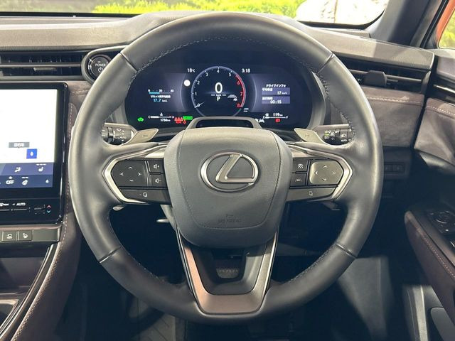 �y�����v�����X�e�A�����O�z�㎿�Ȋv���g�p���邱�ƂŁA��ɂ����������݂ƂĂ��^�]���₷���n���h���ł���