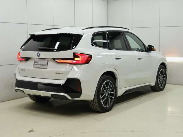 iX1xドライブ30 Mスポーツ 4WD