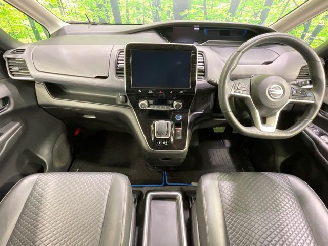 セレナ1.2 e-POWER ハイウェイスターV