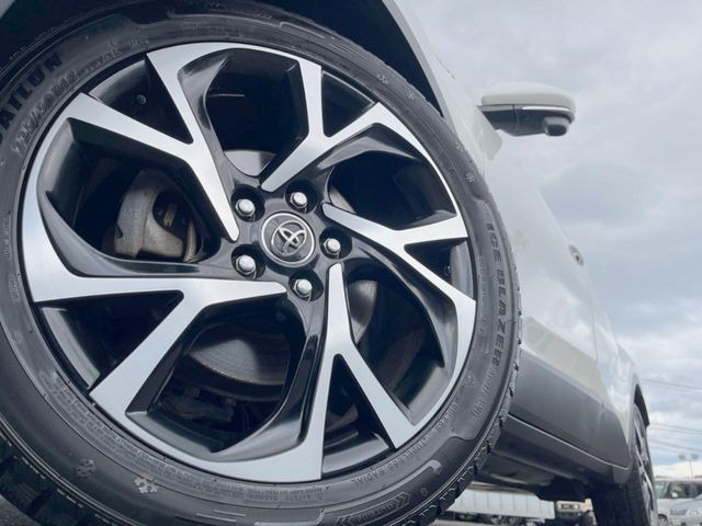 �y�����A���~�z�C�[���z�O�ςɃ}�b�`���������A���~�z�C�[���𑕒����Ă���܂��B�e��ЊO�A���~�z�C�[����A�X�^�b�h���X�^�C�����戵�����Ă���܂��B���񂲑��k����������