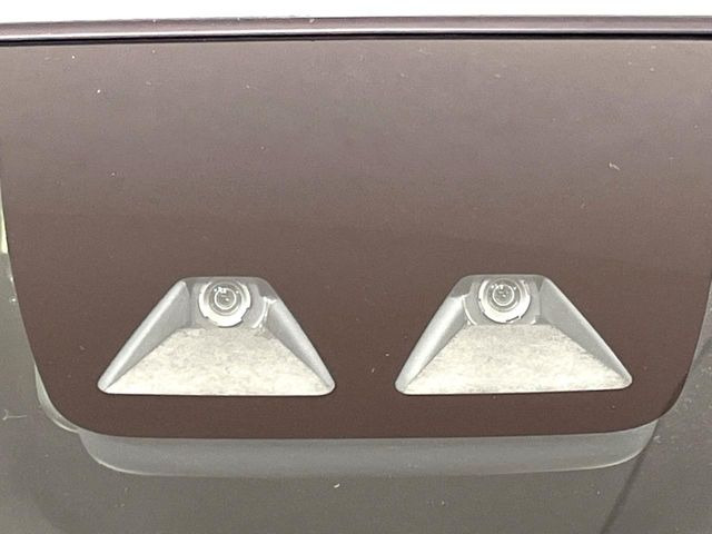 �y�X�}�[�g�A�V�X�g�z���s���ɑO���̎ԗ�����F�����A�Փ˂������Ȏ��͌x��ƃu���[�L�ŏՓˉ���Ɣ�Q�y�����A�V�X�g�B�����S�Ƀh���C�u�����y���݂��������܂��B