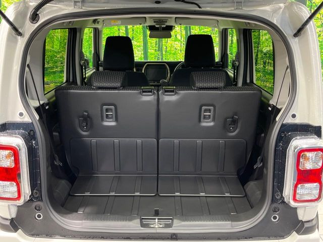 ���i�̂���������ʋ΁A���}���ɏ\���ȉ׎��X�y�[�X���m�ۂ��Ă���܂��B�Z�J���h�V�[�g��|���ƁA�傫�ȉו��̐ύڂ��\�ł���