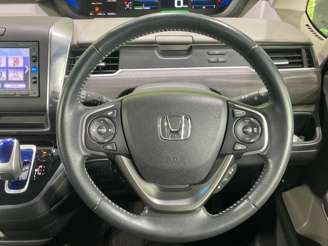 �y�����v�����X�e�A�����O�z�㎿�Ȋv���g�p���邱�ƂŁA��ɂ����������݂ƂĂ��^�]���₷���n���h���ł���