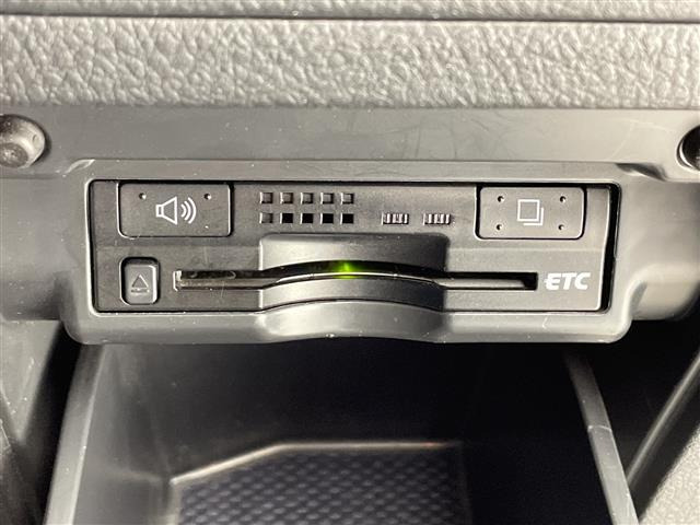 ヴェルファイアハイブリッド 2.5 ZR E-Four 4WD